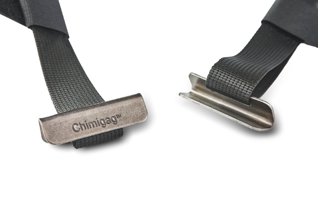 מערכת הרצועות של התיק חובקת את המוטות בבסיסם, ומייצרות עיגון איכותי ויציב במיוחד.